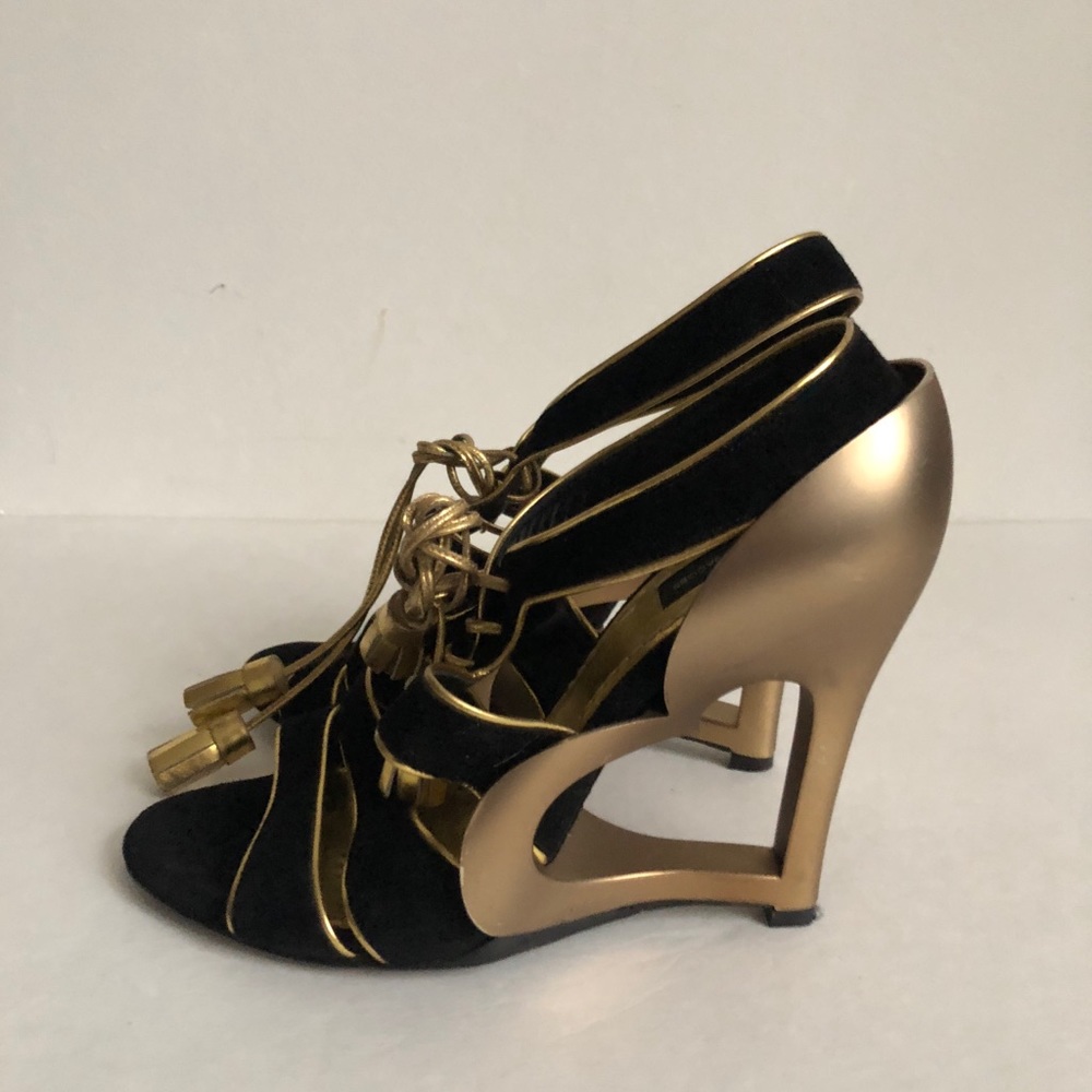 Marc Jacobs Black and gold heart wedge - Picture 3 of 5